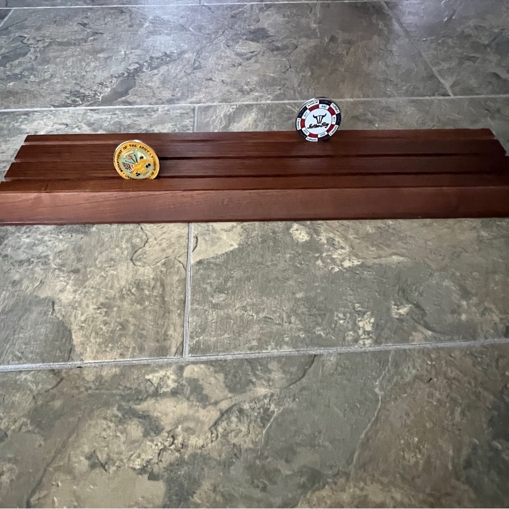 Wooden Coin Display Rack - Picture 3 of 4